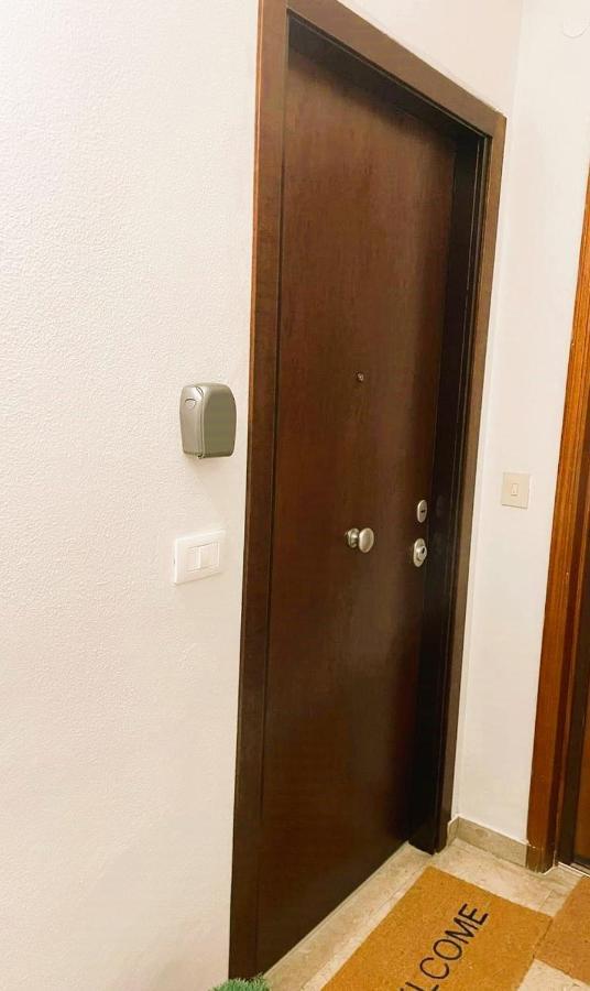 La Via Di Mezzo Apartamento Catânia Exterior foto
