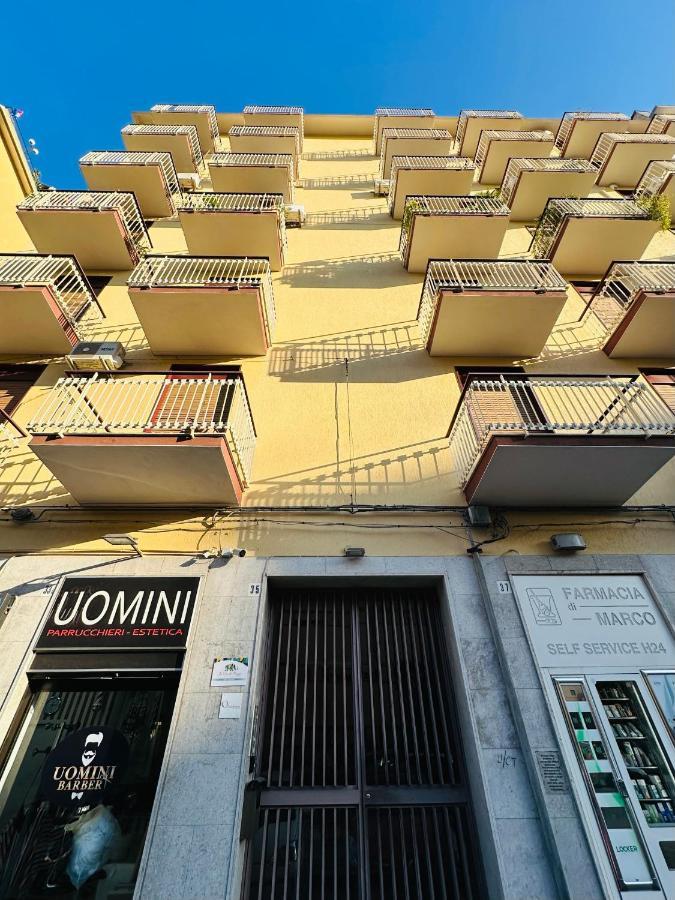 La Via Di Mezzo Apartamento Catânia Exterior foto