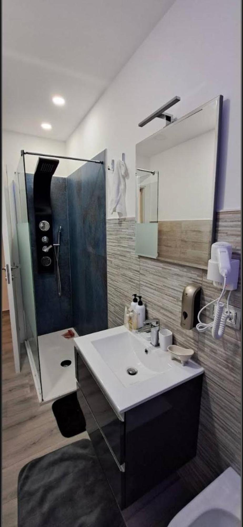 La Via Di Mezzo Apartamento Catânia Exterior foto