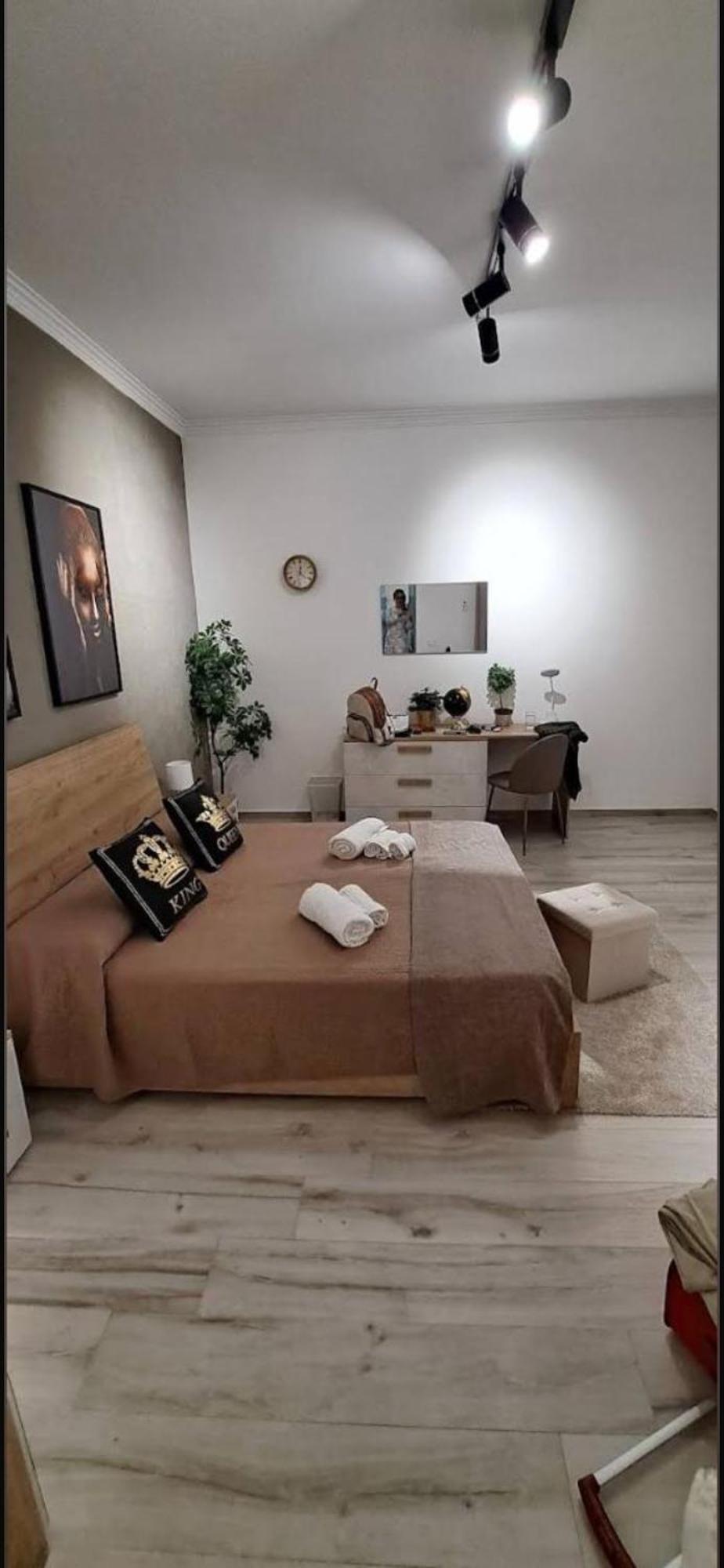 La Via Di Mezzo Apartamento Catânia Exterior foto